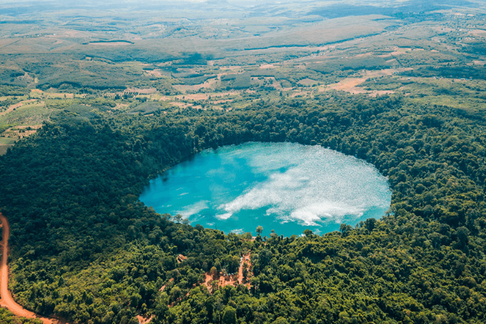 Lac volcanique Yeak Laom – un site emblématique de Ratanakiri